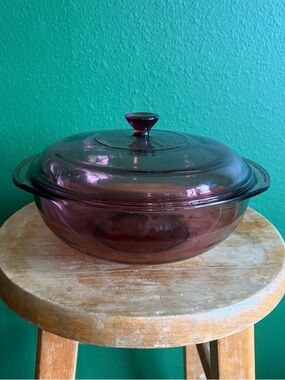Vintage Purple or Brown Pyrex Casserole 2 Quart round dish & lid